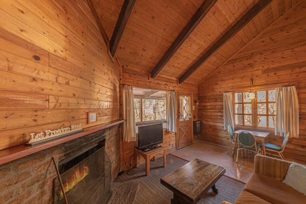 Forest Cabin 5 Old Glory Пейсън Екстериор снимка
